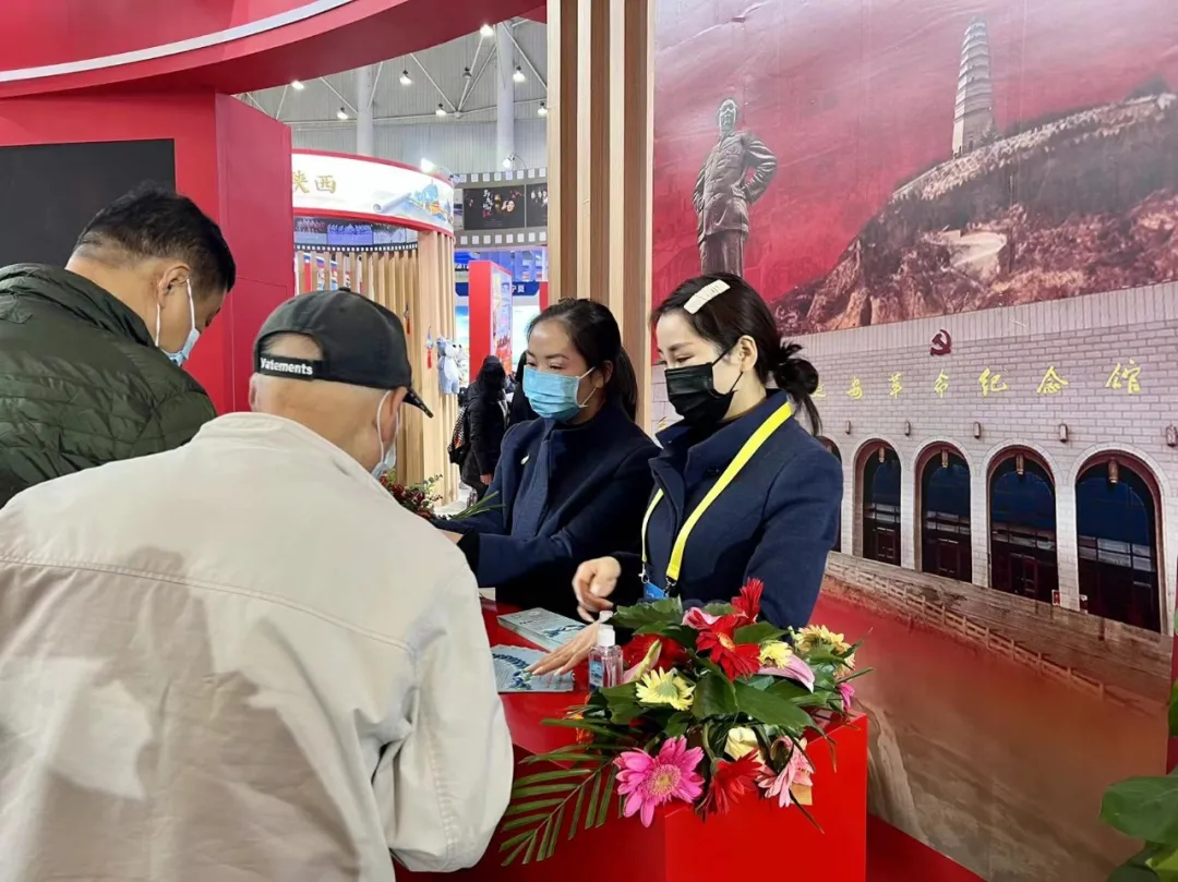 华山西峰索道参展首届中国(武汉)文化爱游戏全站app官网入口博览会(图9)