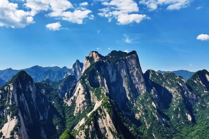 @中高考考生,华山门票+西峰索道+华山滑道半价优惠政策请查收(图2)